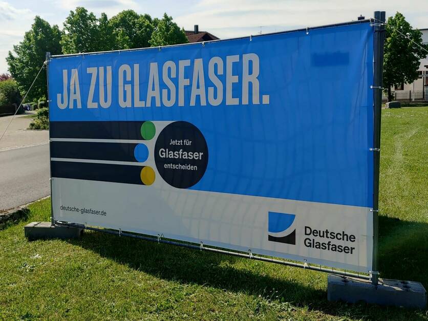 Deutsche Glasfaser - Marketing-Aufsteller in Heßdorf