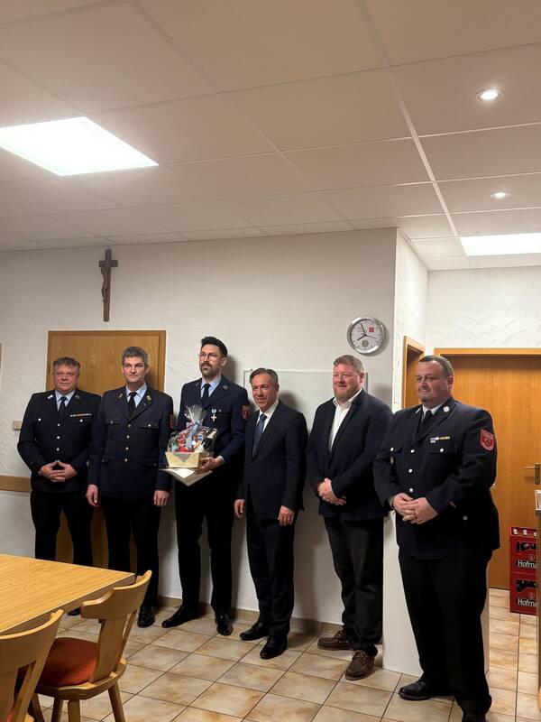20260321 Ehrung 25-jährige Mitgliedschaft bei JHV Feuerwehr Hesselberg_so-600x800